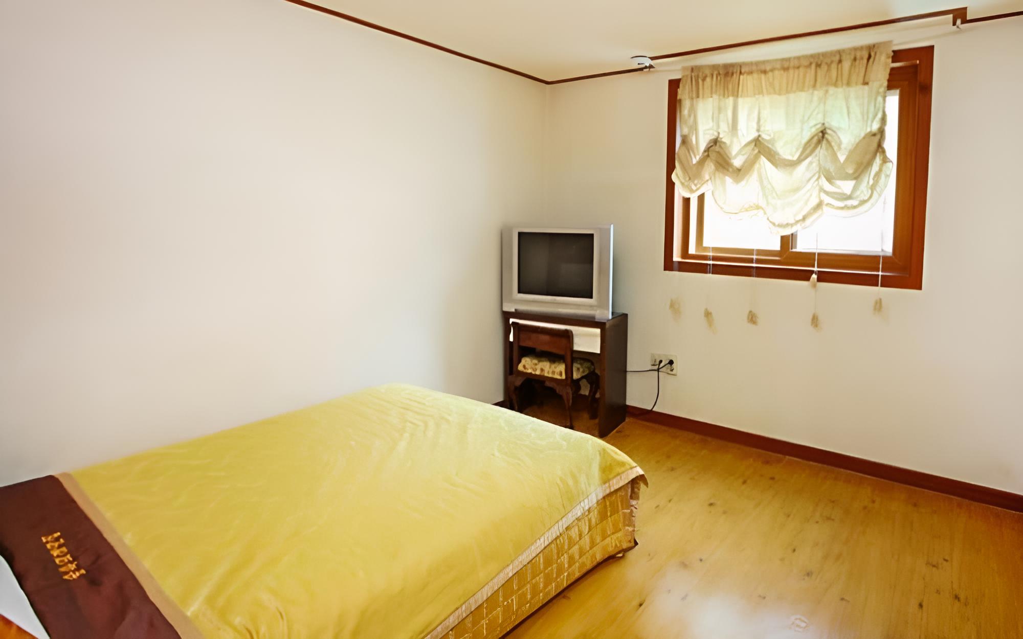 Pocheon Supsogui Hayanjip Pension view 4