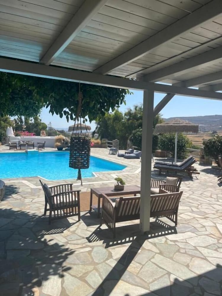 Casa Paros
