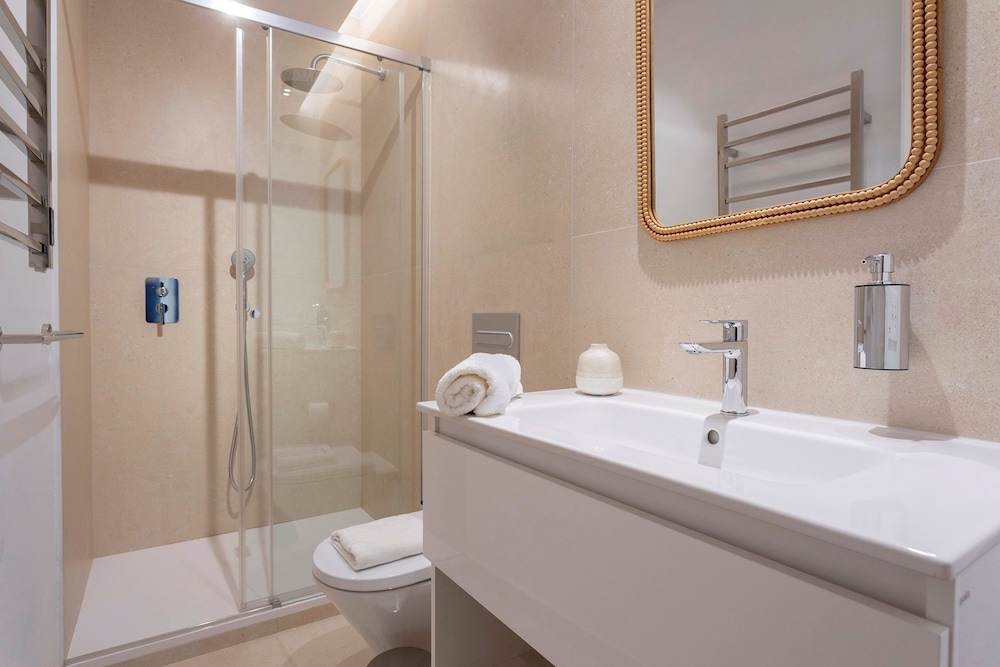 Lovely Apartment in Sevilla Tom s de Ibarra IV