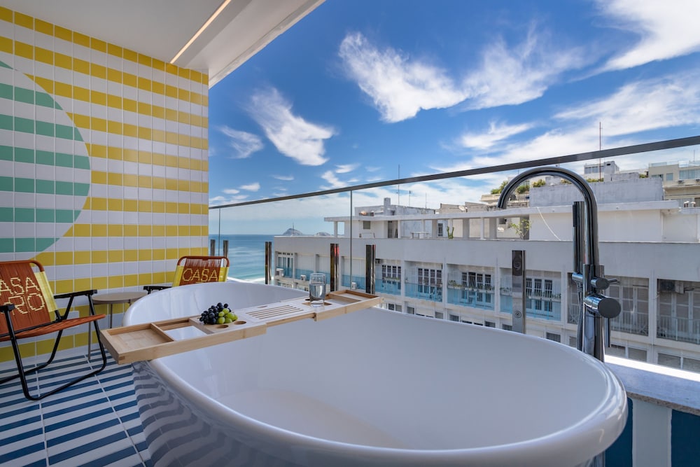 Sea View and Balcony With Bathtub PJ Standardd