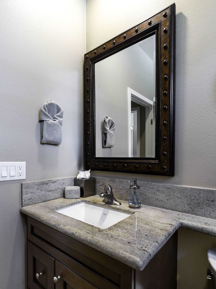 Paso Fino at the Polo Club 2 Bdrm 2 Bath w Pool