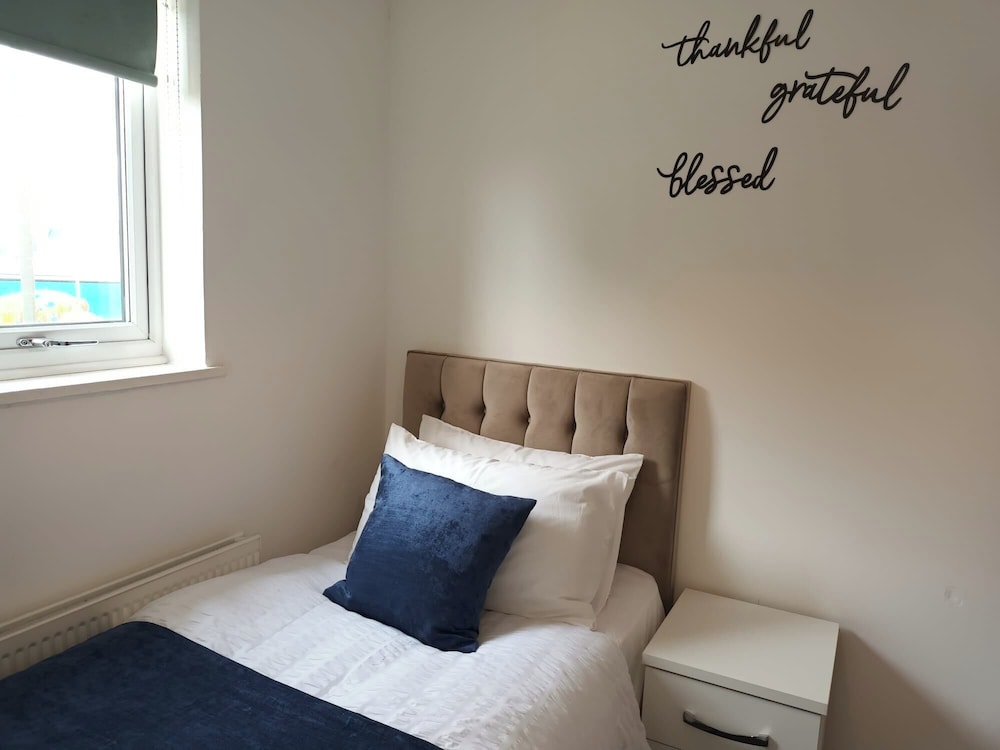 Spacious Birmingham House - 7 Guests -free Parking