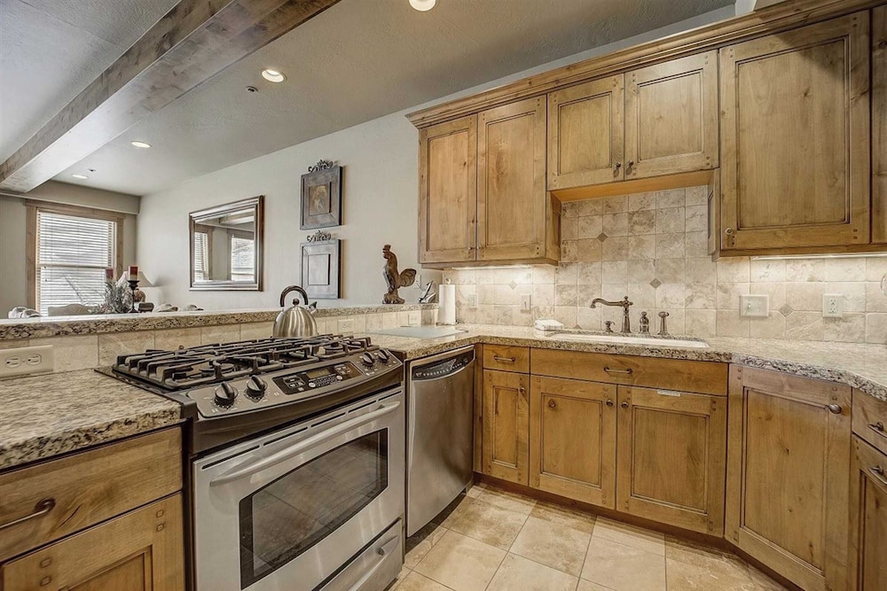2 Ski-in/ski-out Condos w/ Hot Tubs Deer Valley Mont Cervin by Avantstay