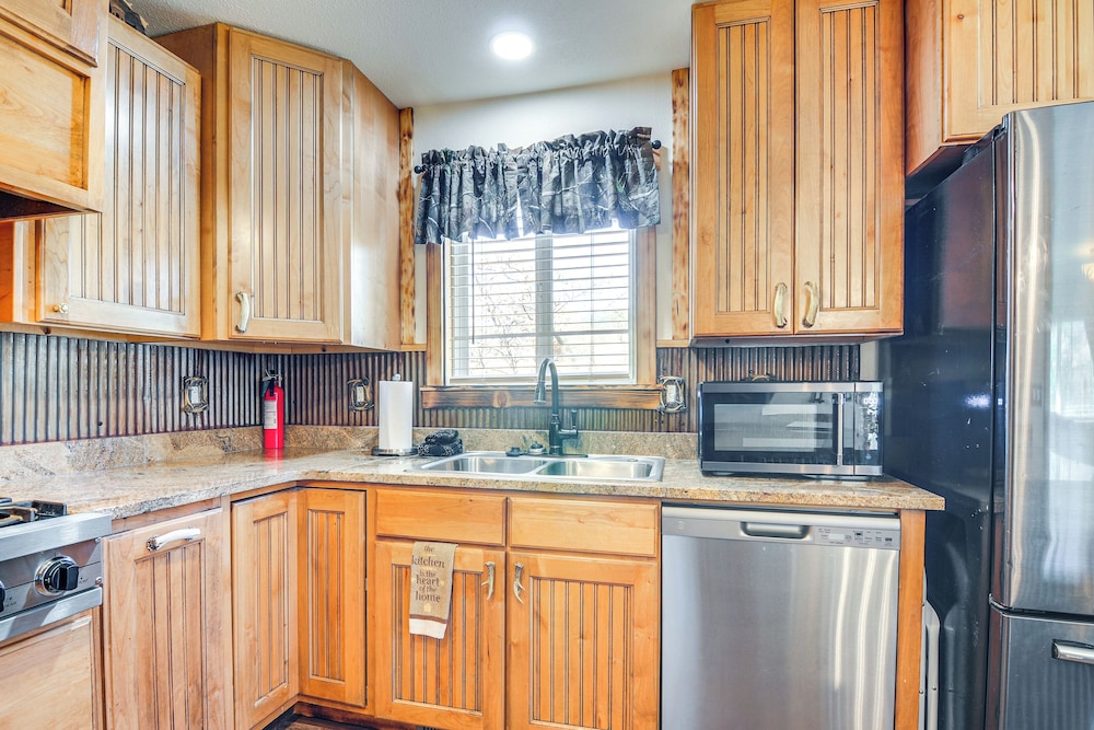 'will's Place' Utah Family Getaway: Hot Tub & Yard