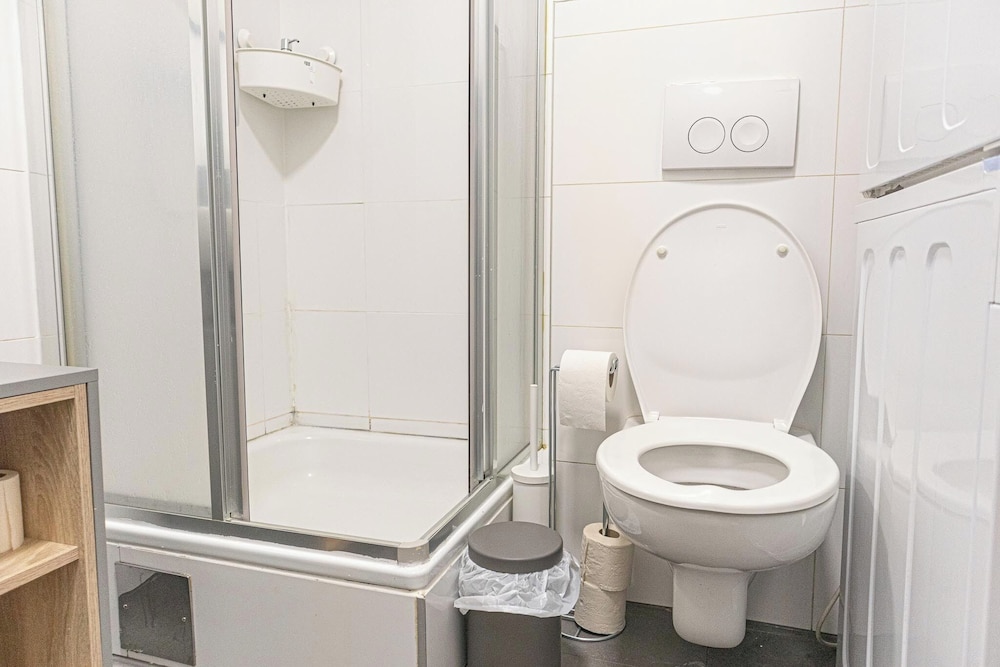 Stylish Modern 1BR 1LR Apartment Vienna