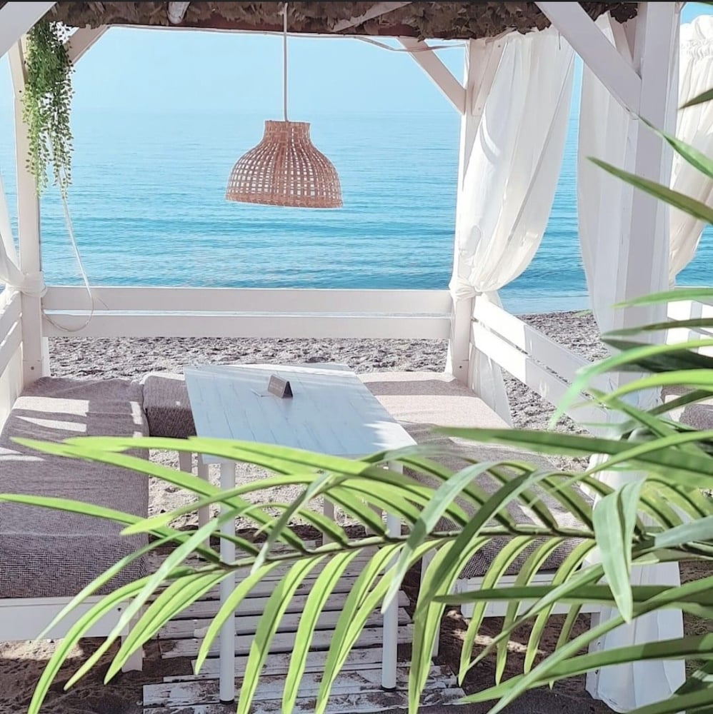 Seaside Stay With Pool