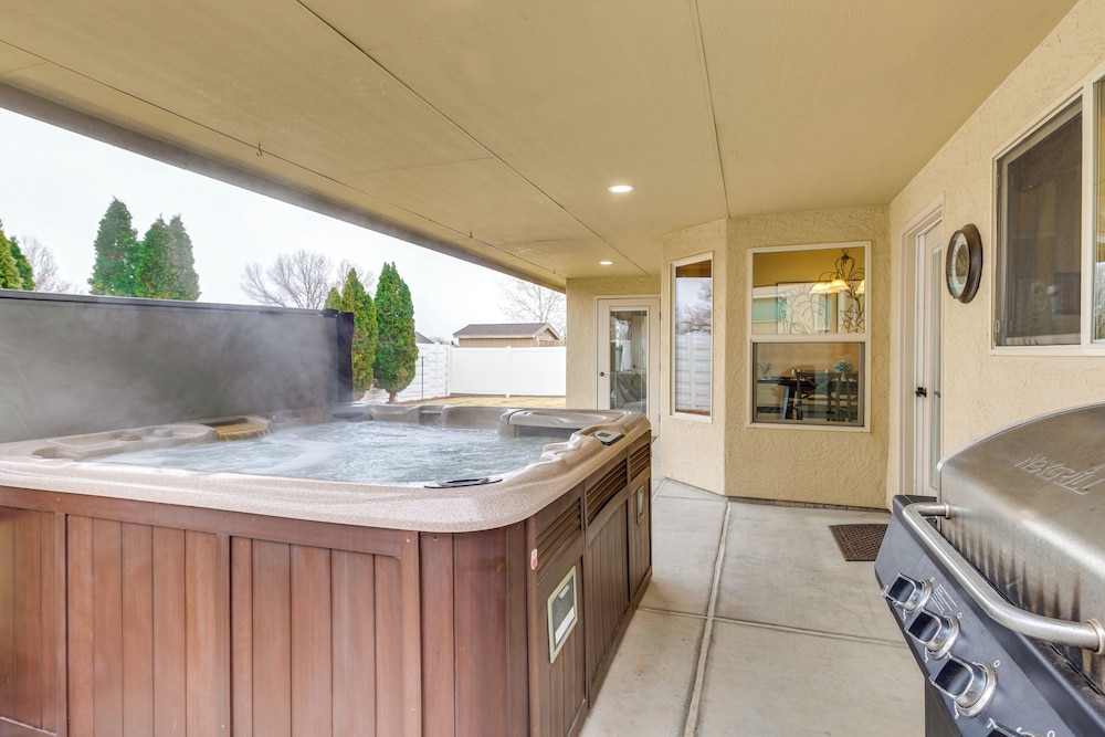 4 Mi to Dtwn Grand Junction: Hot Tub Haven!