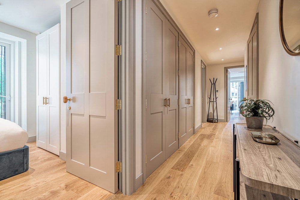 Luxury flats near Big Ben and London Eye