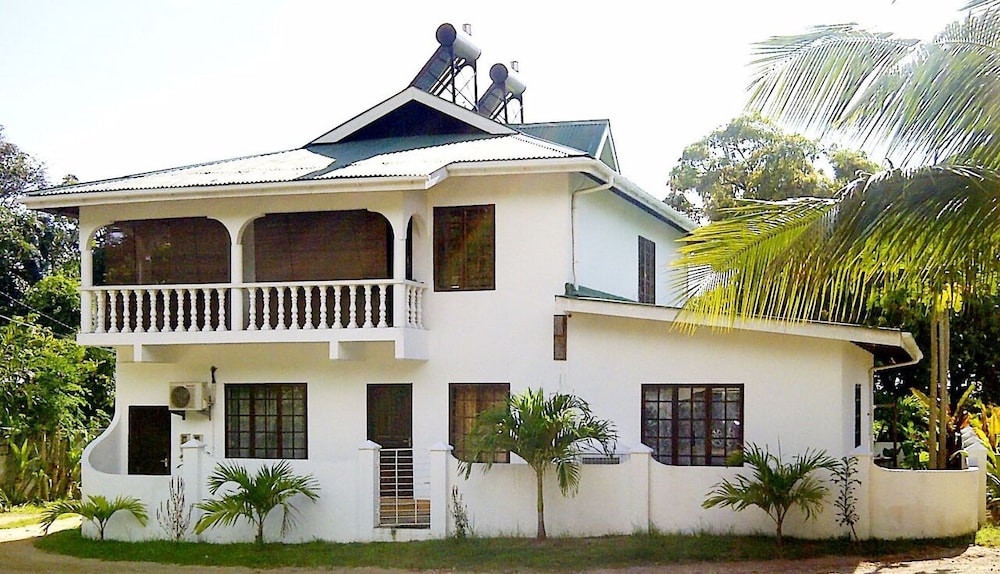 Castaway Lodge