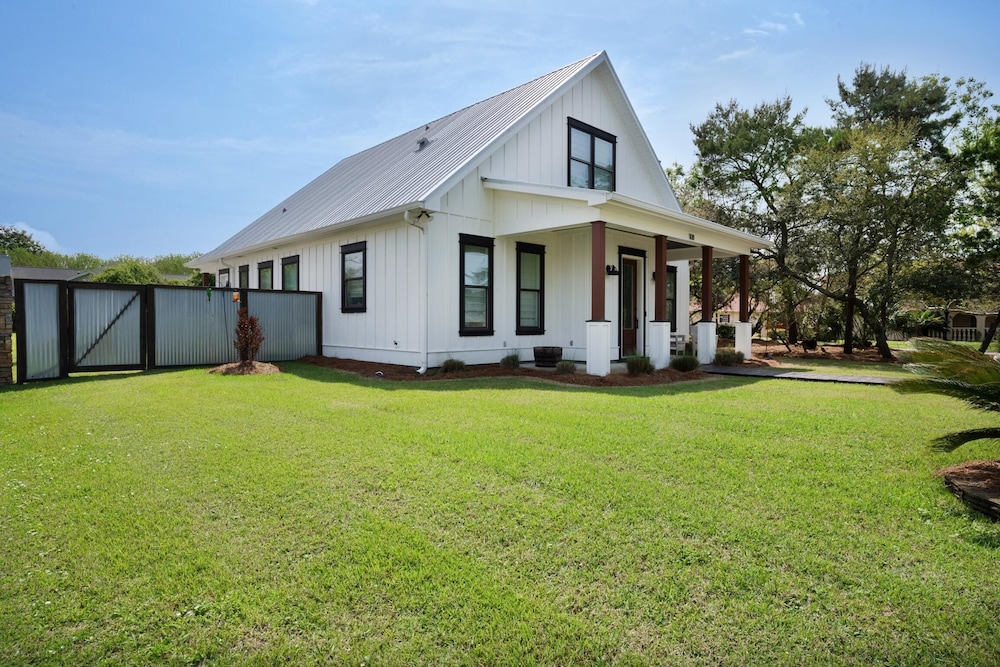 Moonlight Cottage