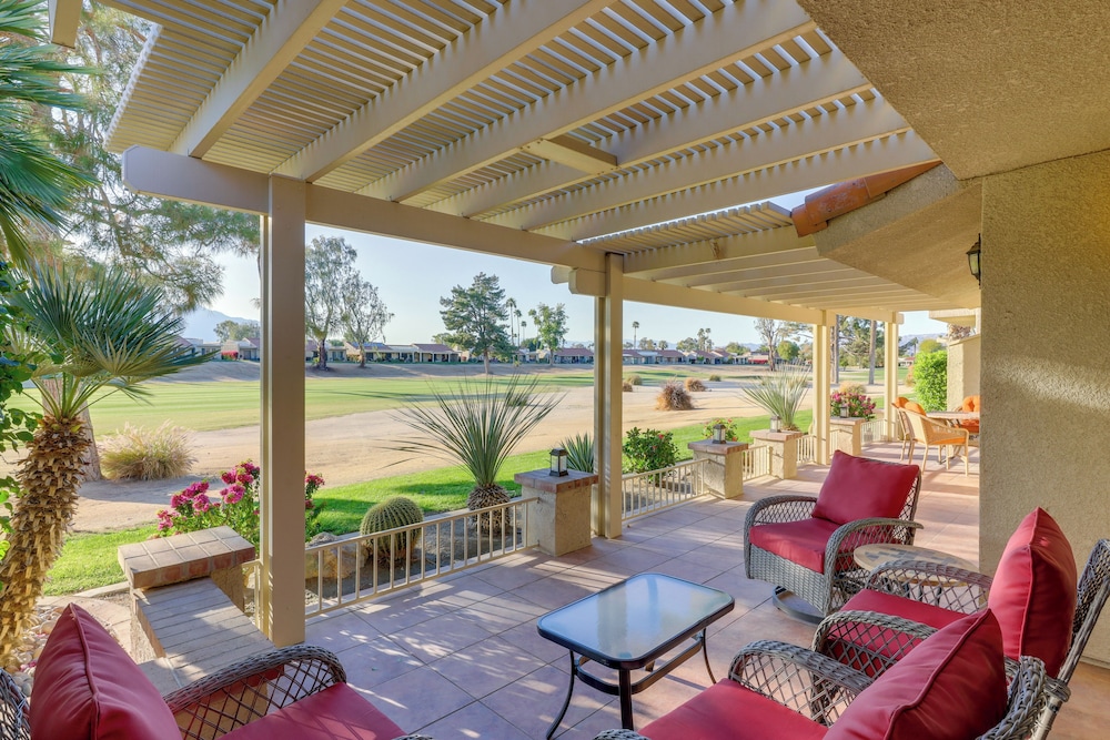Spacious Condo w/ Mtn Views in Palm Desert!