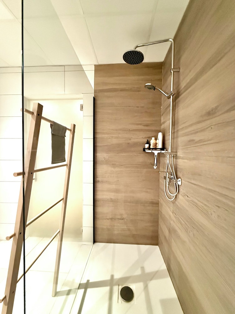 Spacious duplex in the center