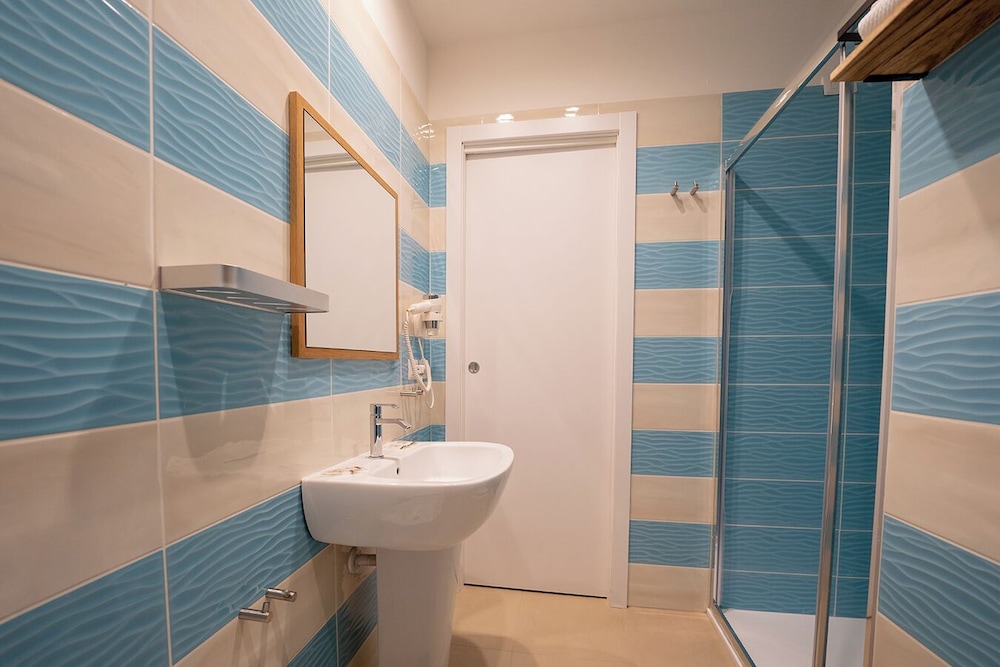 B&B Le 4 Stagioni Dante's Suites by ClaPa Group Dislocated Hospitality