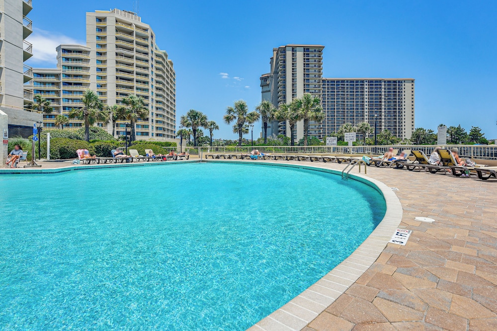 Ocean View & Pool Access: Condo in Myrtle Beach