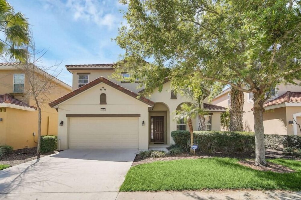 Stunner 6Br W/ South Pool, Lake View & Near Golf