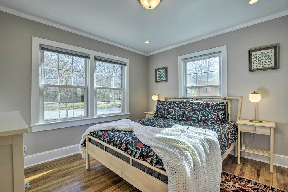 Renovated Carrboro House With Deck & Fire Pit! view 5
