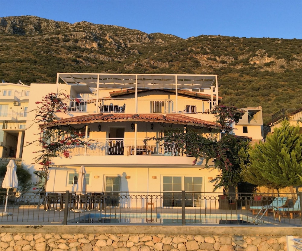 Paradise Kalkan Villalari