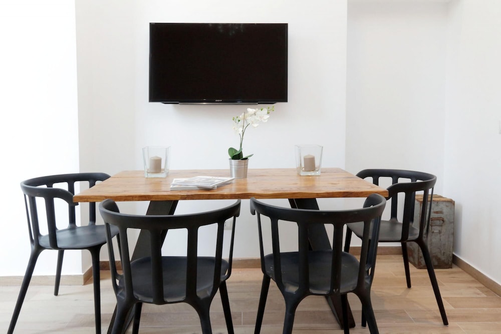 Rm-h501-pale6h3 Monti Apartments - M12