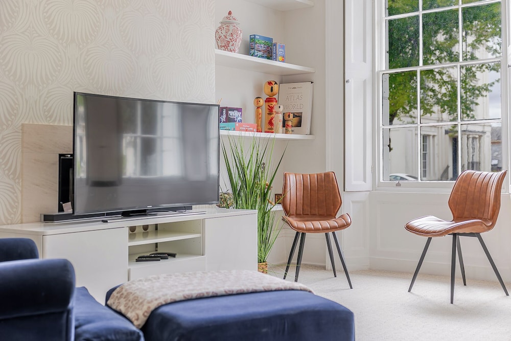 Stylish 5BD Townhouse in Leamington Spa