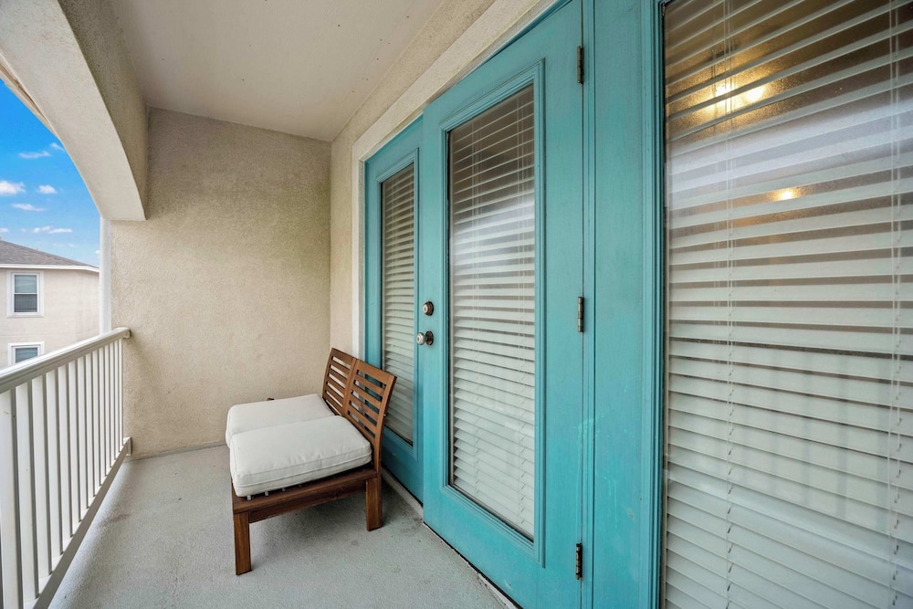Coastal Townhouse TX Retreat!