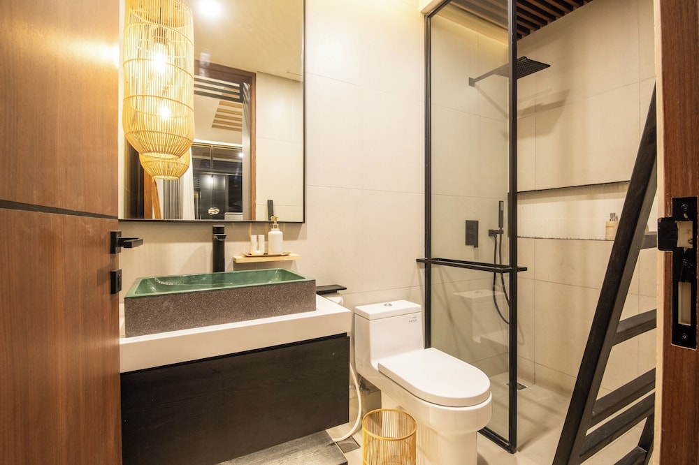 Elegant 3BR Escape Canggu AC 5min Shore