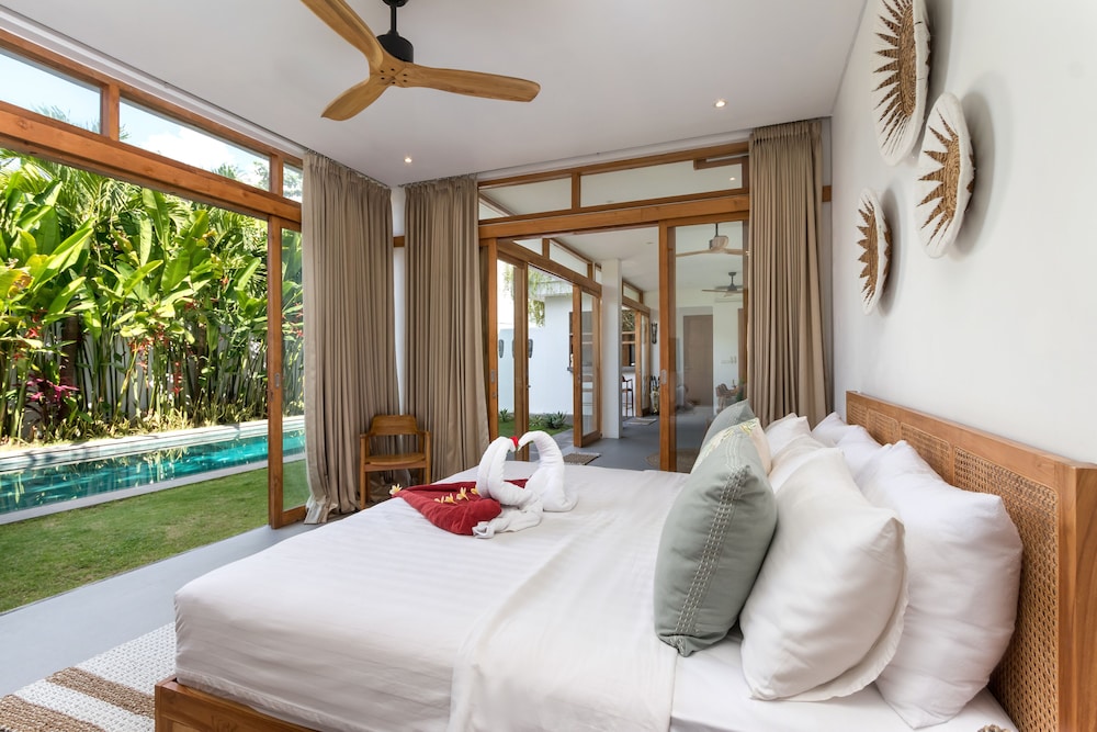 Beautiful Boho-chic 4br Tropical Villa in Pererenan Canggu