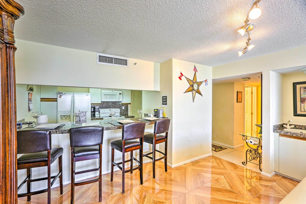 Bayfront Miami Condo w/ Resort Perks & Ocean Views