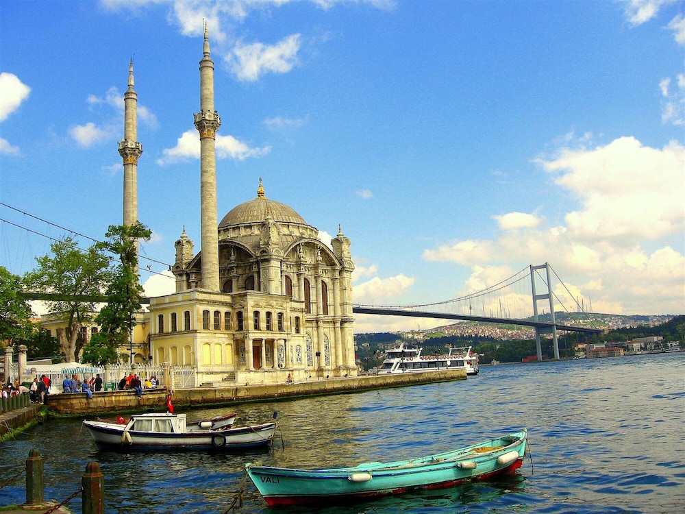 Emirhan Guest House & Suites