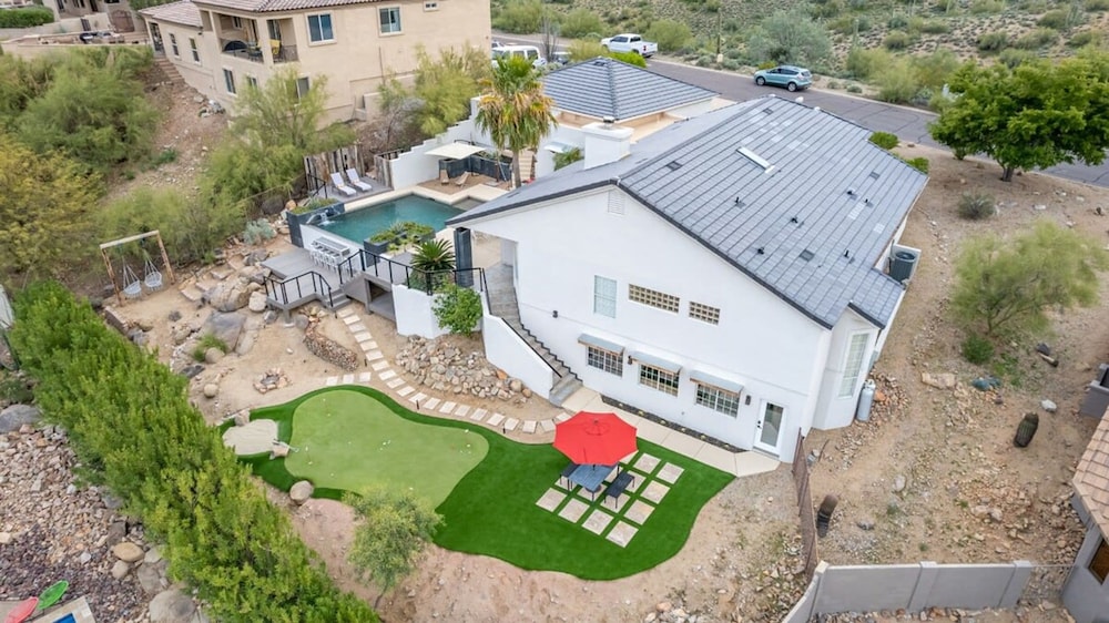 Sunburst Estate Htd Pool Putt Grn Sleeps 14