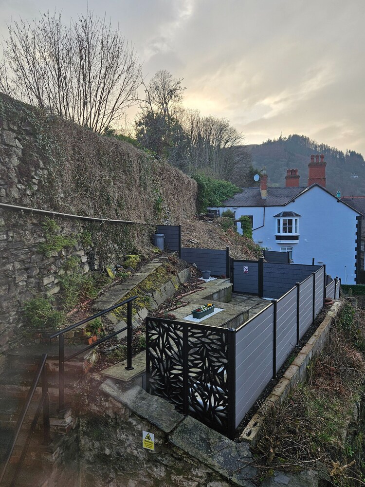 Llangollen Retreat With Stunning Views of the Castle