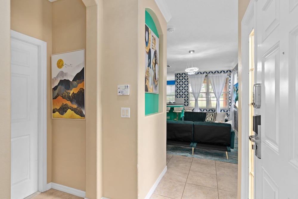 Super Fly- Movie Loft w Recliners Near Disney
