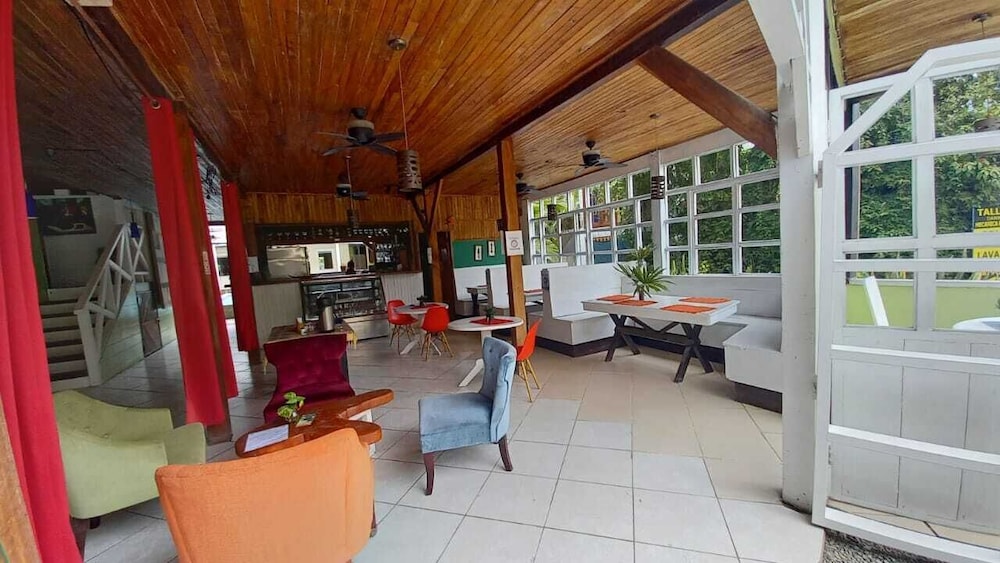 Lizard King Hotel & Suites