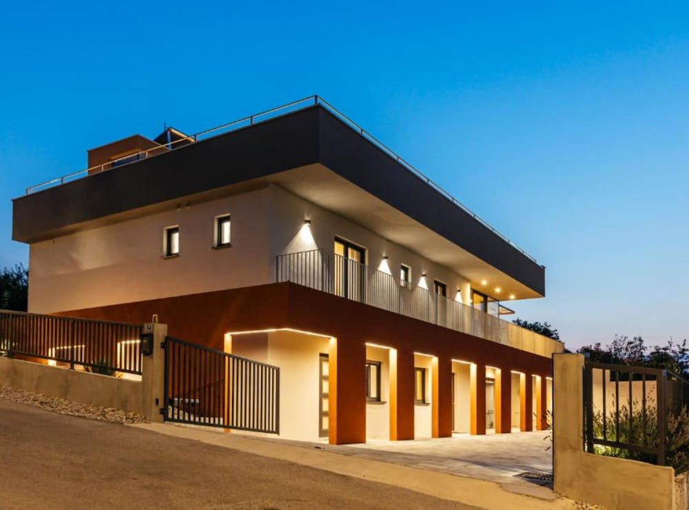Luxury Villa Lara with Heated Pool, Hot-Tub and Sauna