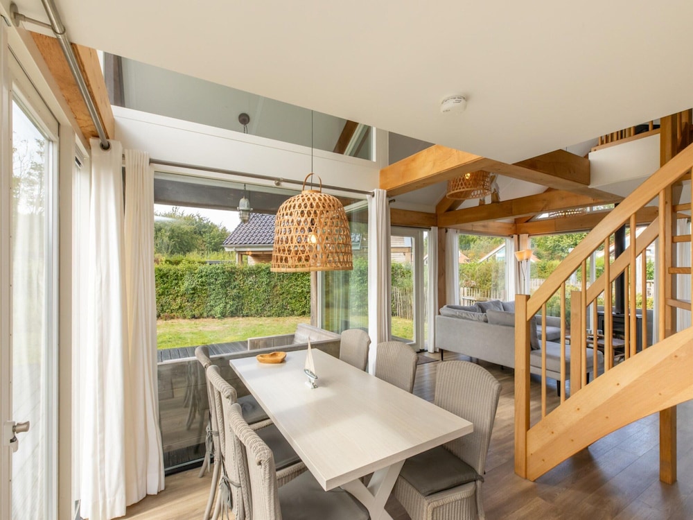Enjoy Luxury and Comfort in Holiday Villa Kavel 10