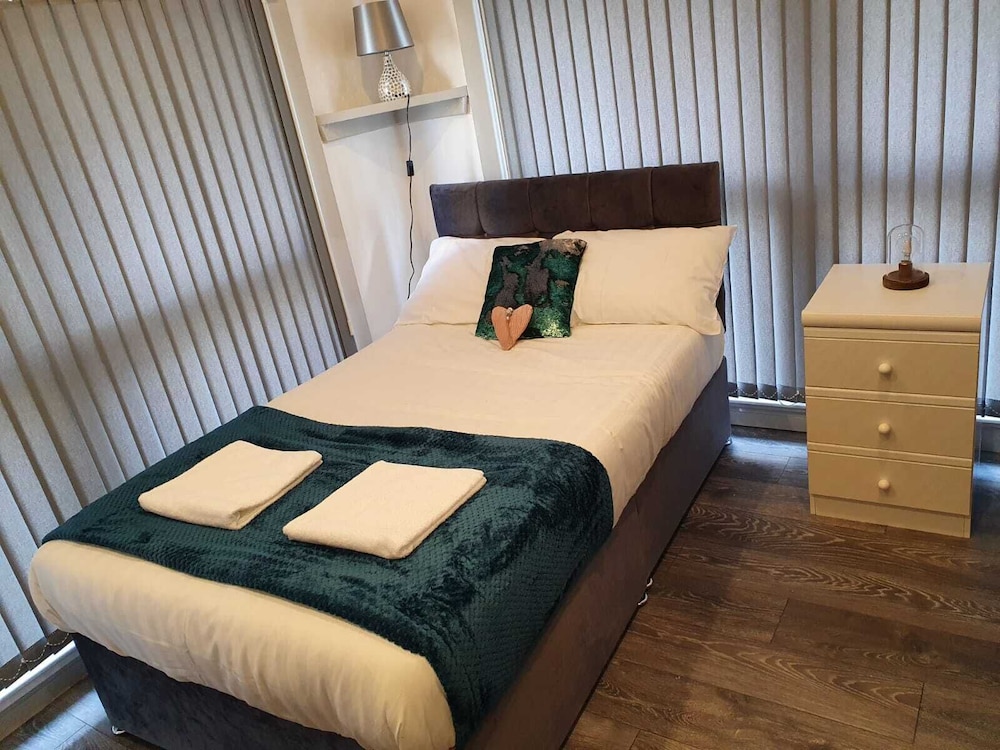 Immaculate 3-bed Studio in Liverpool City Centre view 2