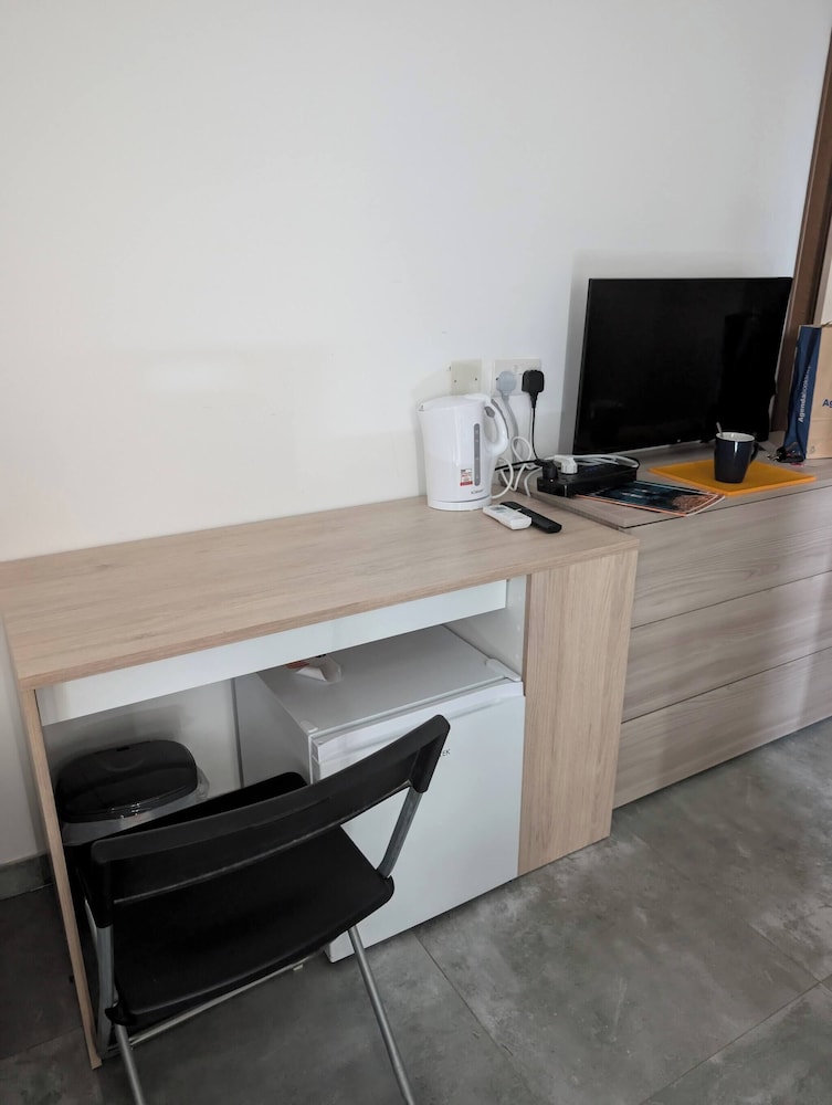 Room-private Cosy Room in a Modern Subur