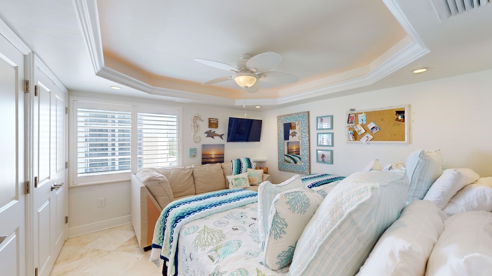 Sandarac 502b: Beachfront 3br Condo W/ Pool & Views 3 Bedroom Condo