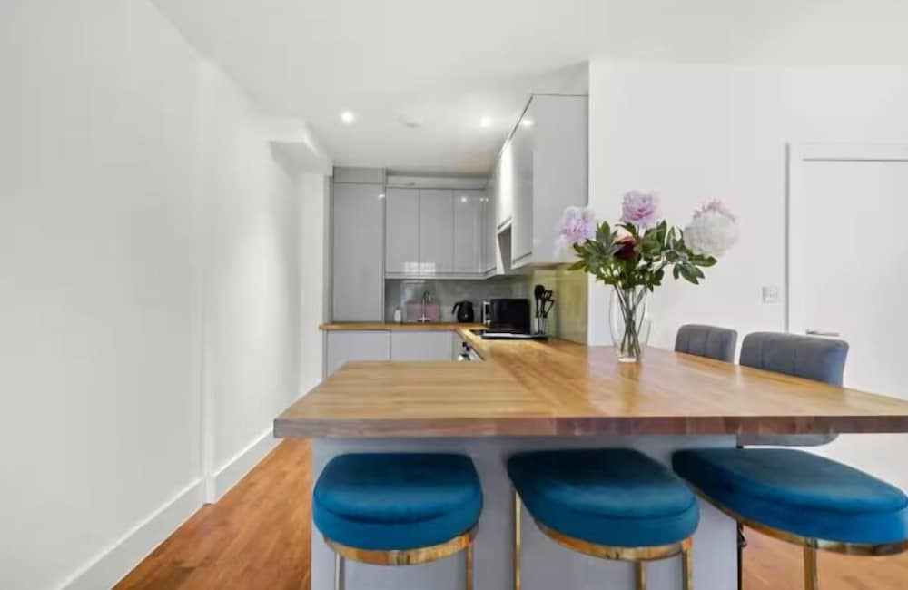 Flat 2 Victoria Grove