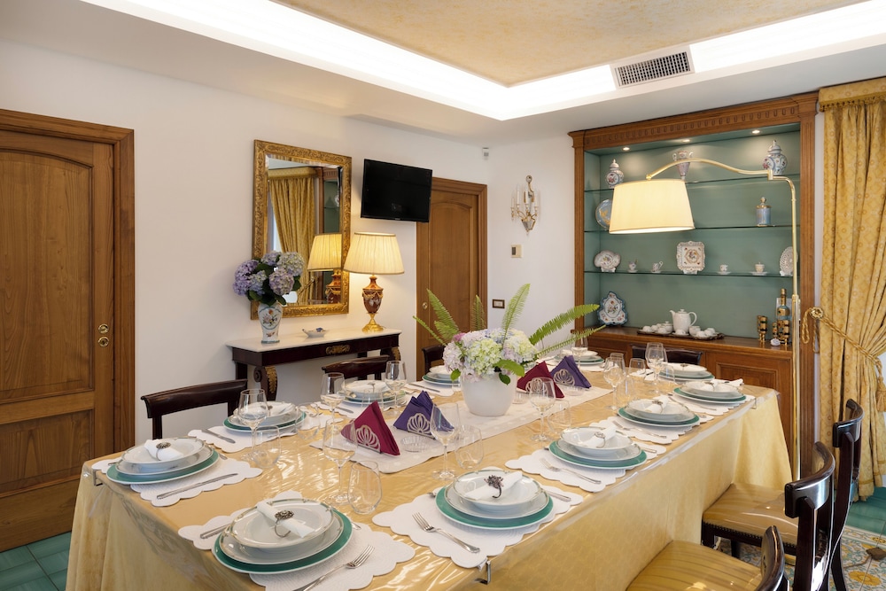 Villa In Sorrento Center | Gardens & Outdoor Space