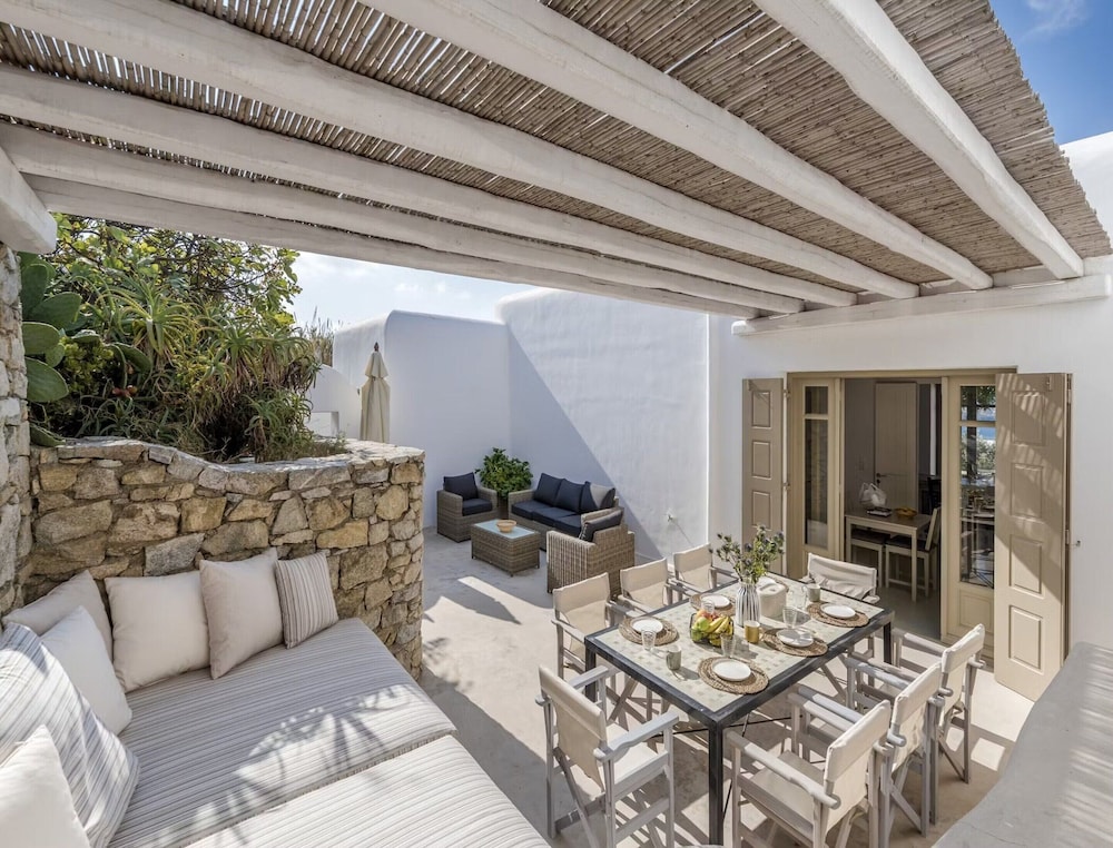 Traditional Villa With Swimming Pool