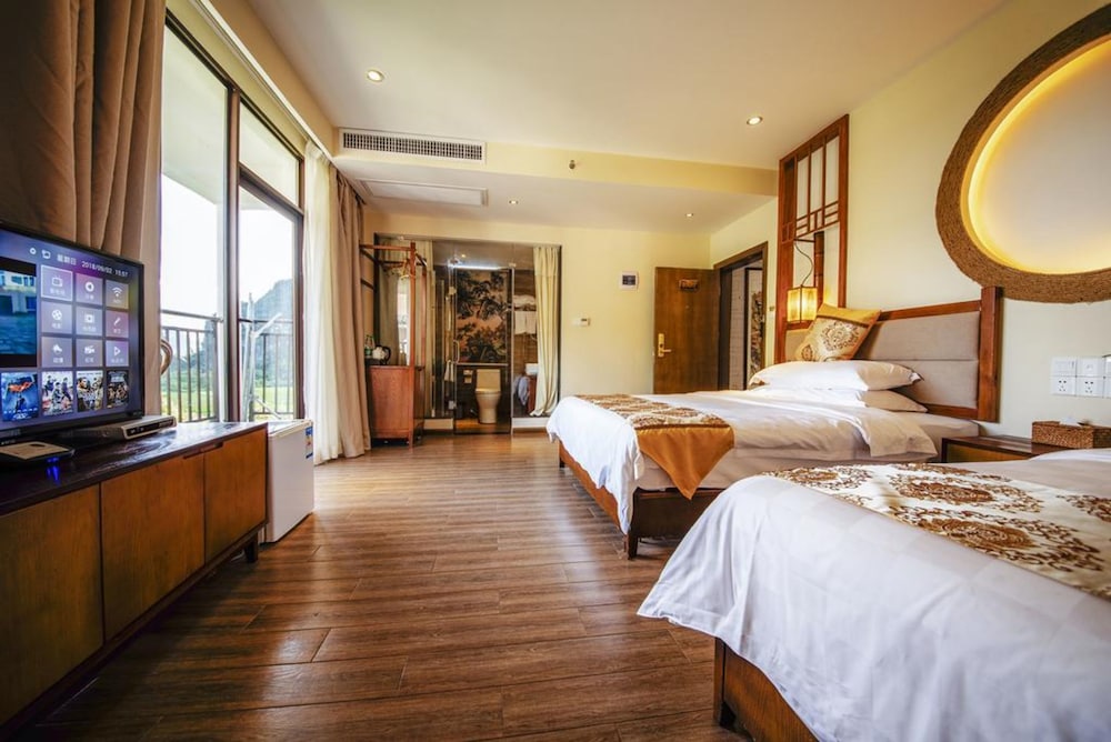 Dongfang Tianshe Resort
