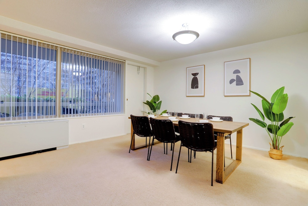 Crystal City Comfortable Apartments