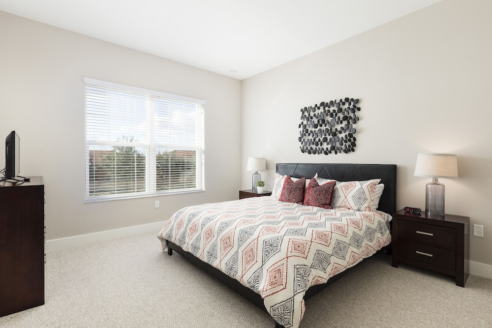 Summerville Vacation Homes by Columbia Management