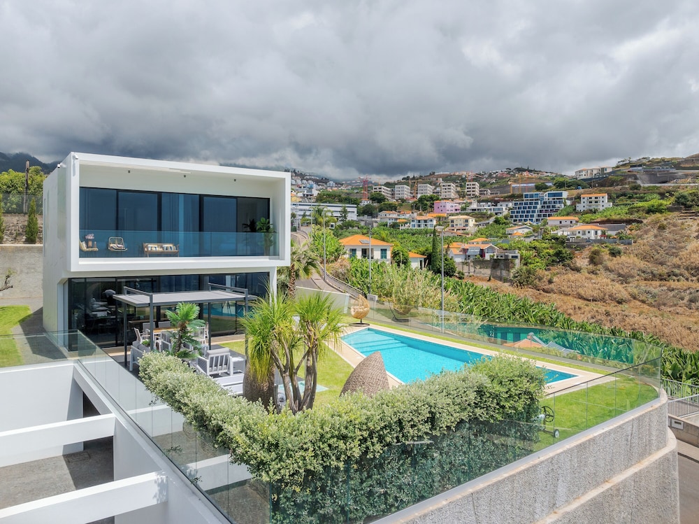 Luxury Diamond House