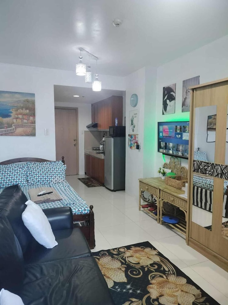 Luxurious Condo in Quezon City With Private Pool and City Views