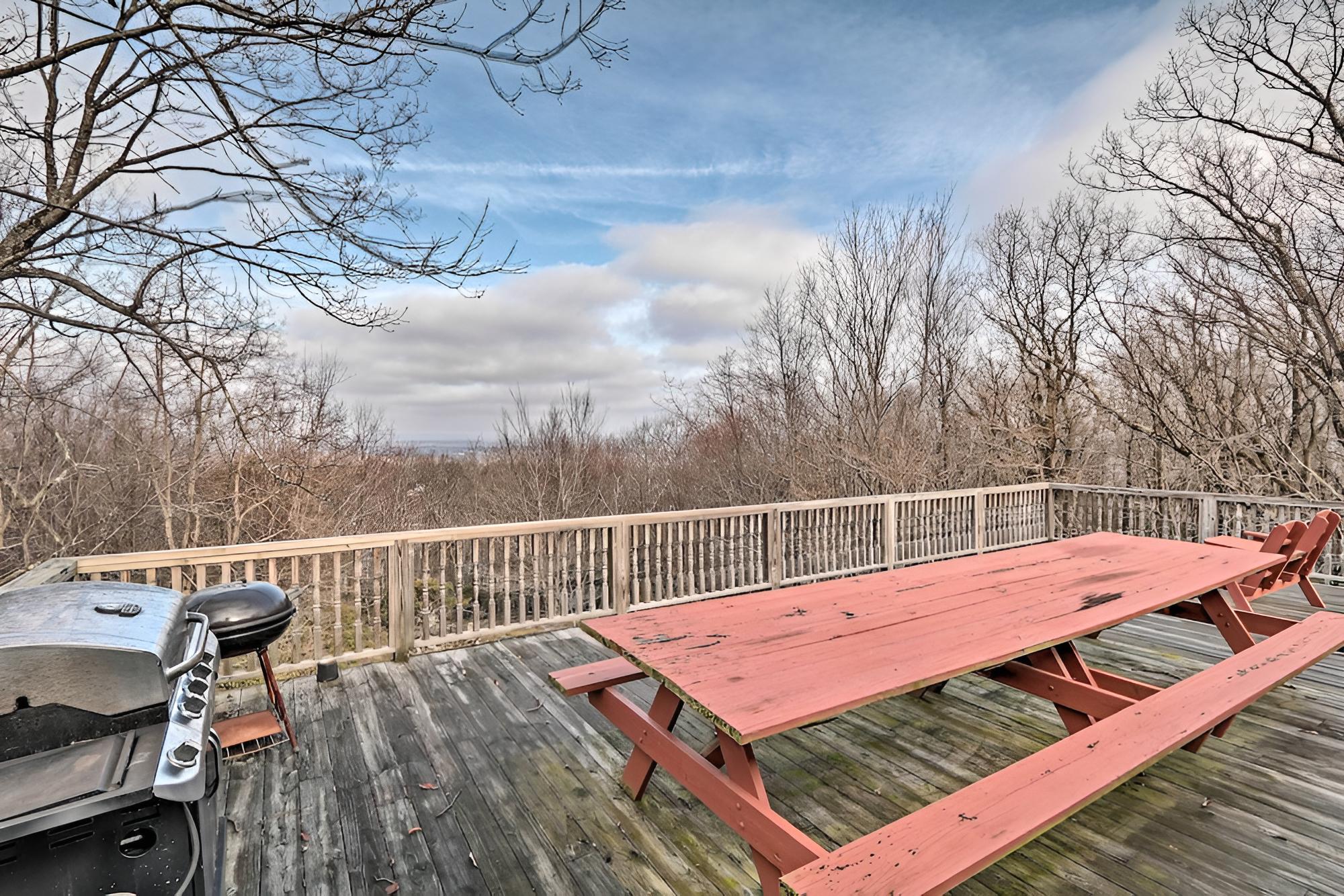 Lake Harmony Home Near Big Boulder Ski Area! view 5