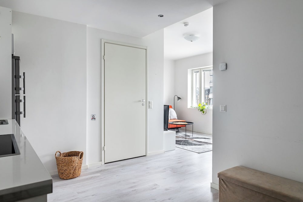 Modern 1BR Home with Sauna & Balcony