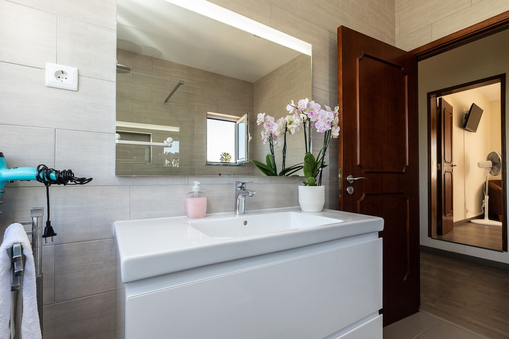 Looking to Landscape Sea View Private Pool Villa
