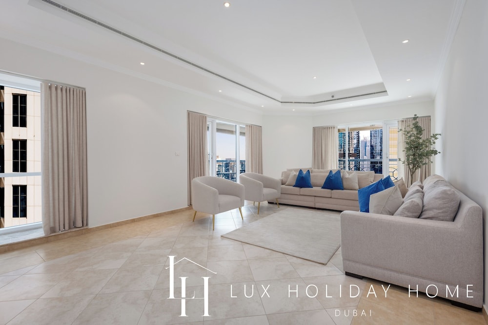 LUX The Al Seef Marina Suite 2