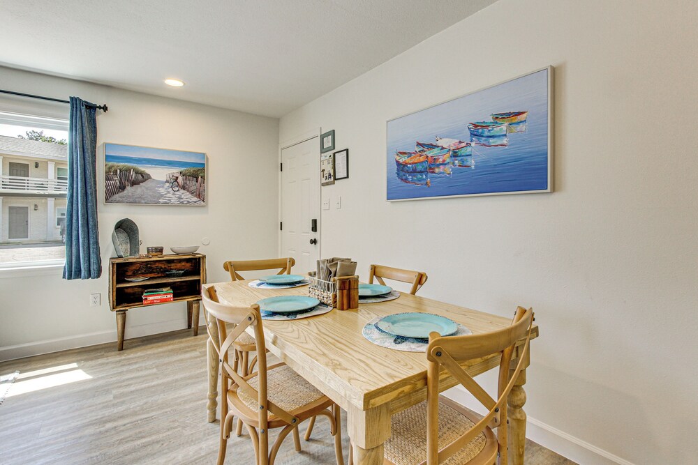 Walk to Ocean Springs Beach: Condo w/ Pool!